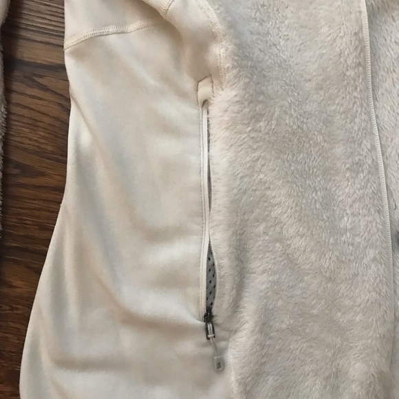 Patagonia Full Zip Sweater⭐️ white, size medium - Picture 14 of 14